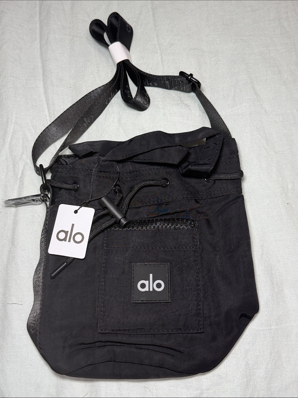 Alo Yoga Utility Cross Body Bucket Bag - Picture 5 of 8